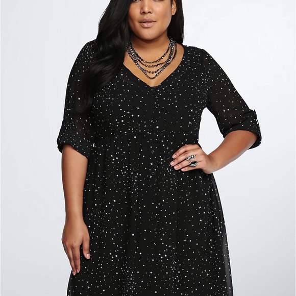 TORRID Wednesday Addams Star Print Georgette Shirt Dress EUC - Picture 2 of 16